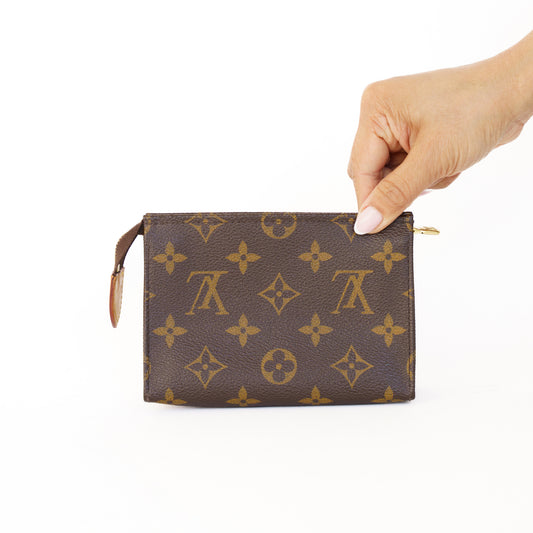 Louis Vuitton Toiletry Pouch 15 DU0171 050326B18