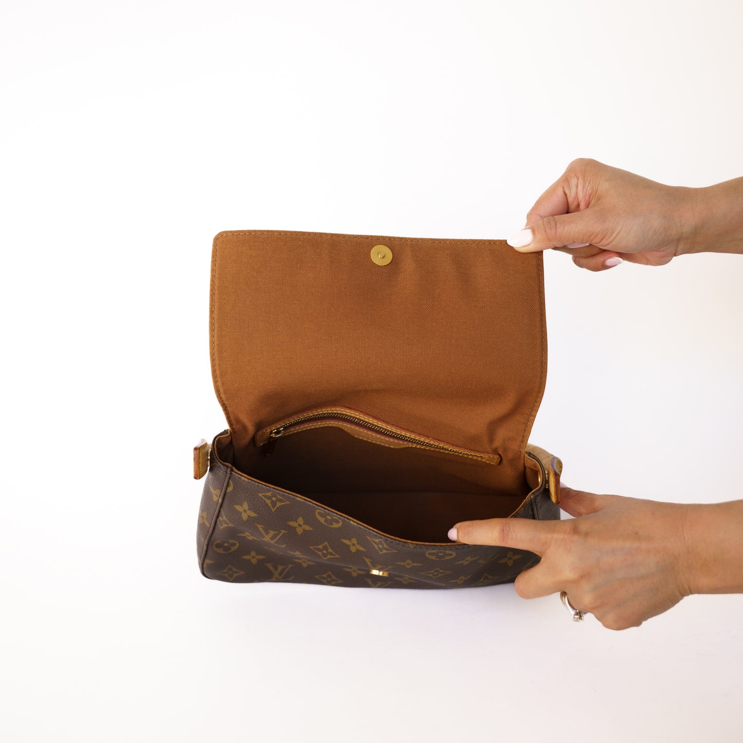 Louis Vuitton Looping PM Monogram MI0042 050326B01