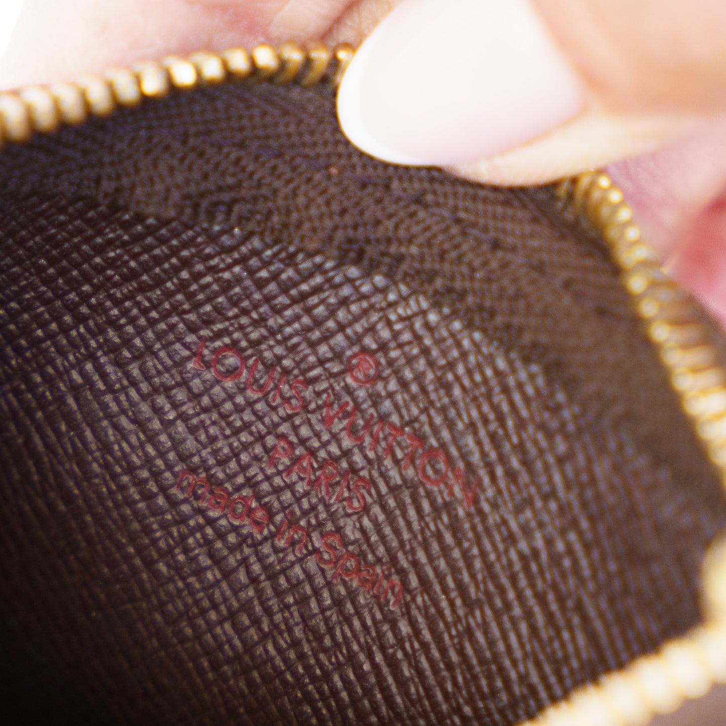 Louis Vuitton Key Cles in Damier Ebene 050326N13