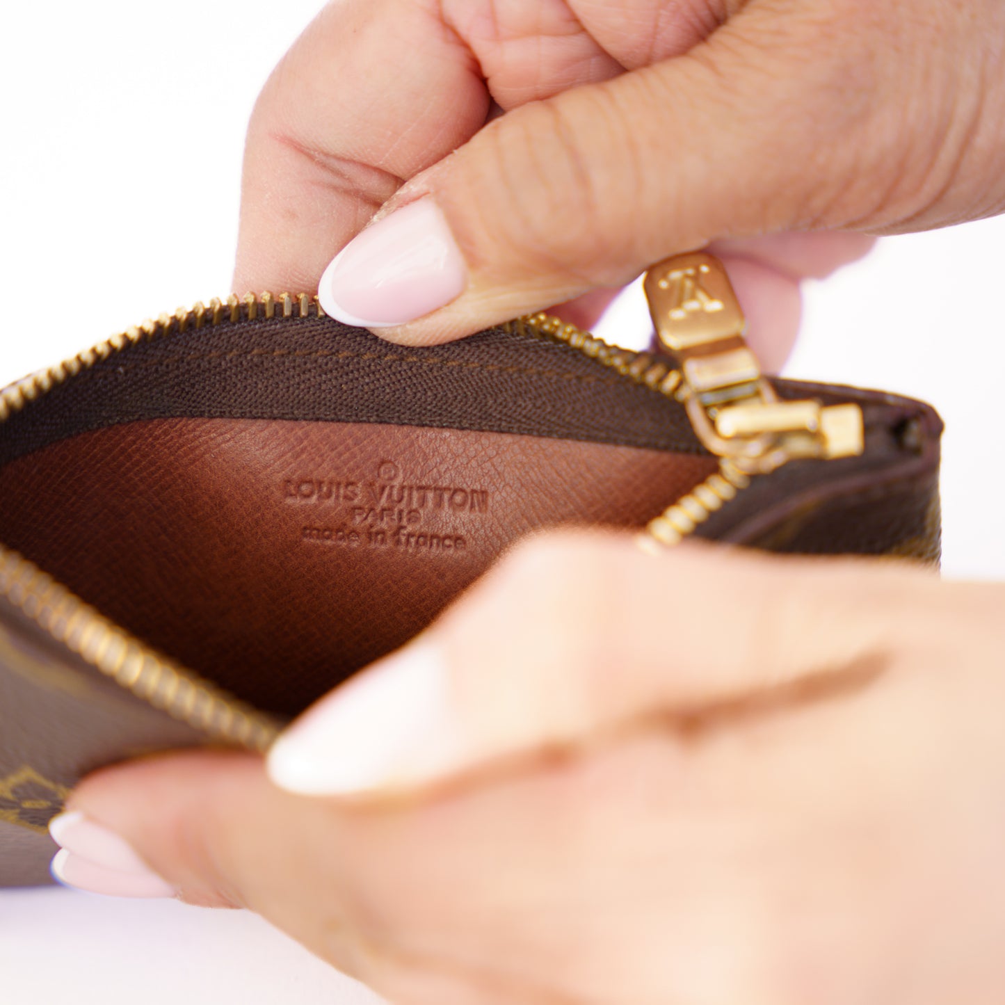 Louis Vuitton Key Cles in Monogram 050326N12