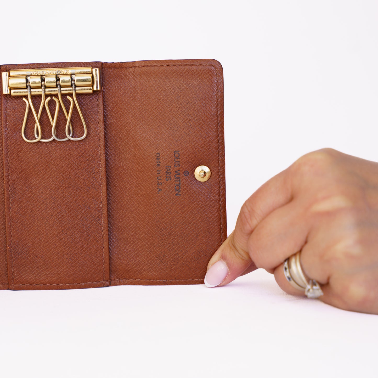 Louis Vuitton 4 Key Holder Monogram 050326N01