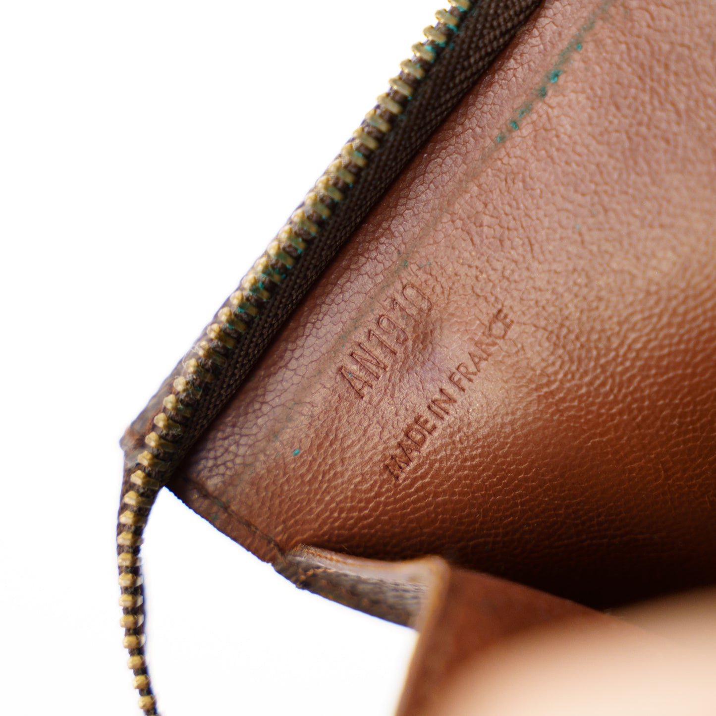 Louis Vuitton Toiletry Pouch 26 Monogram AN1910 050326B04