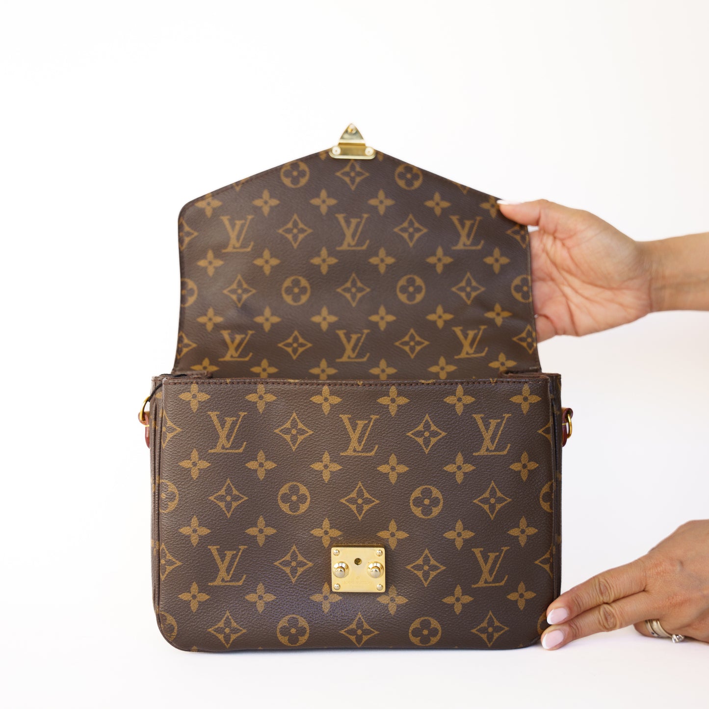 Louis Vuitton Monogram Pochette Metis  180226B03