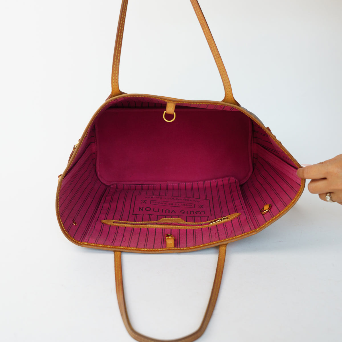 Louis Vuitton Neverfull MM in Monogram with Fuchsia Interior 061026A11