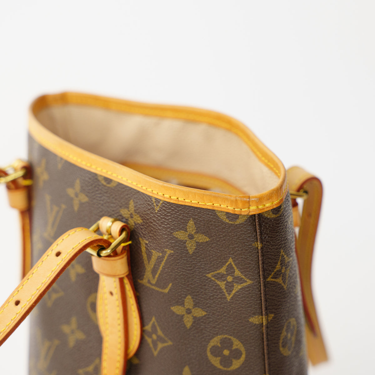 Louis Vuitton 2001 Petit Marais Bucket Bag in Monogram 061026A15