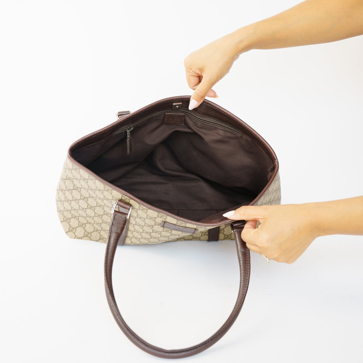 Gucci GG Supreme Shoulder Tote Bag 061026A16