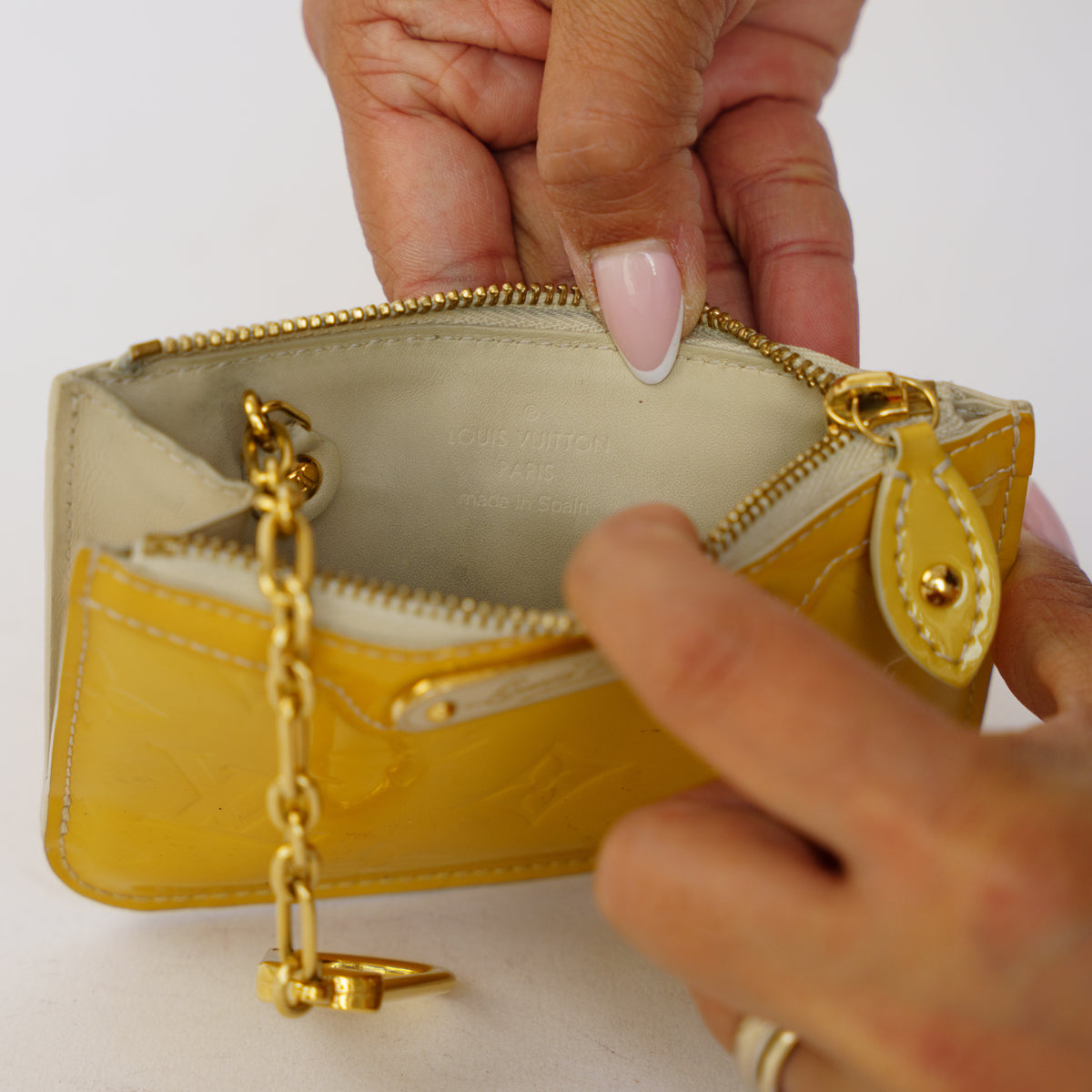 Louis Vuitton Monogram Vernis Pochette Cles 061026A23