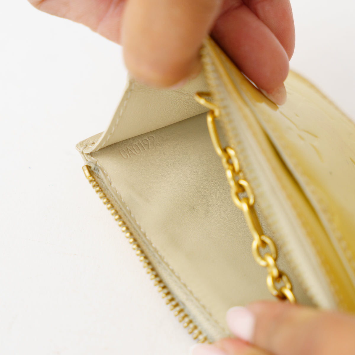 Louis Vuitton Monogram Vernis Pochette Cles 061026A23