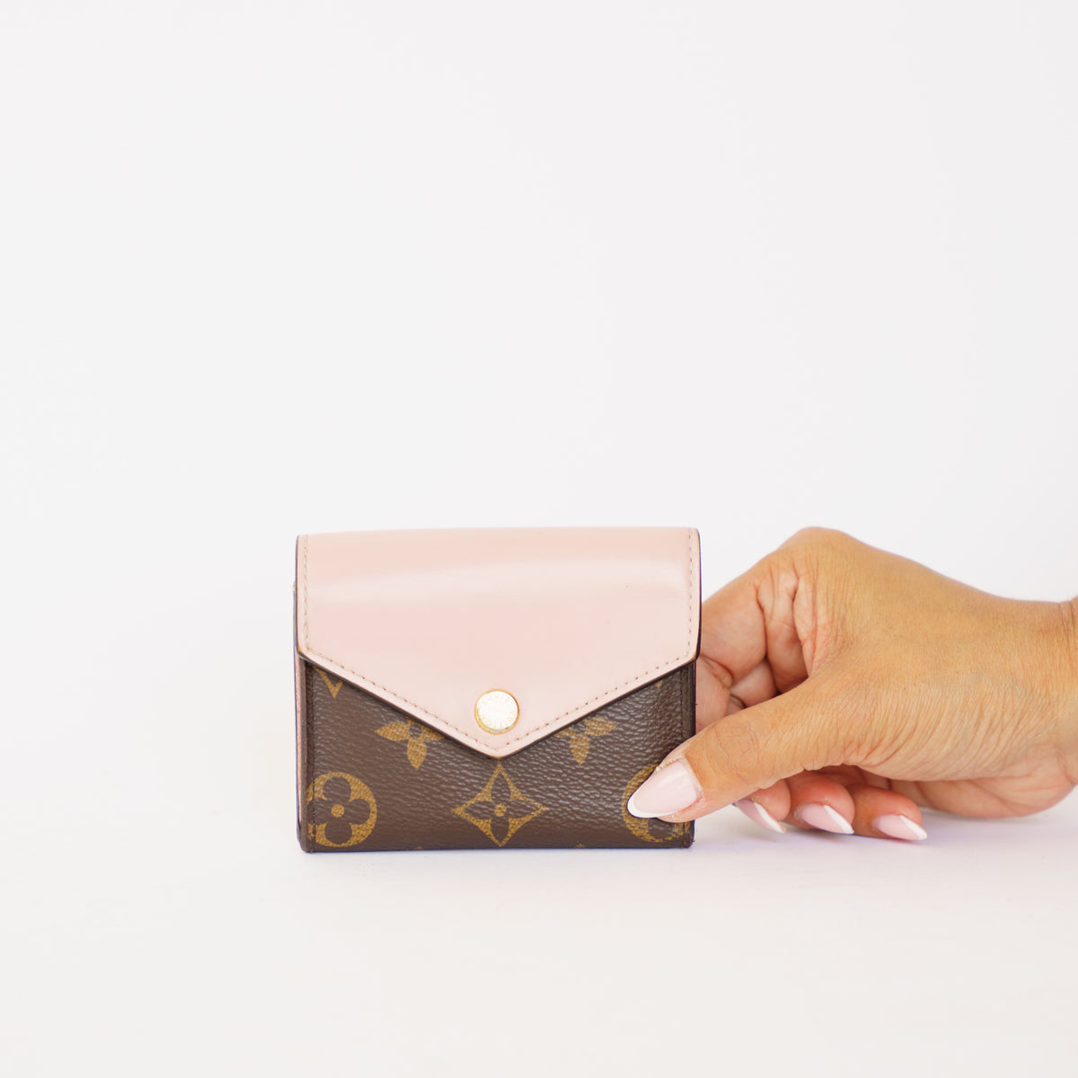 Louis Vuitton Zoe Wallet in Monogram Canvas with Rose Ballerine Interior 061026A25