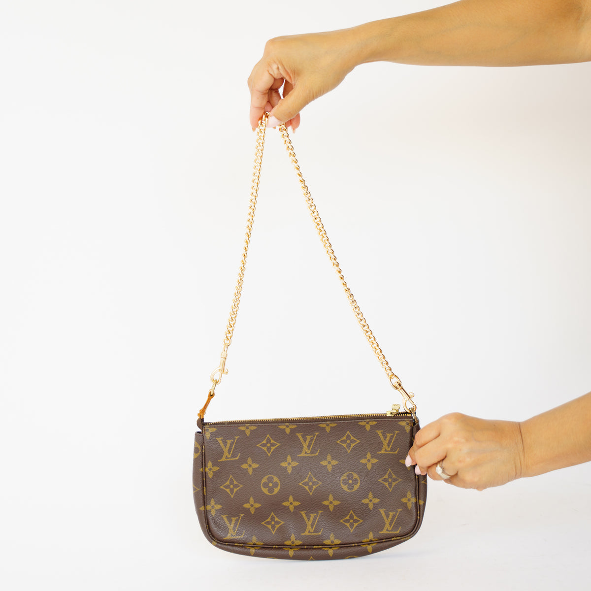Louis Vuitton 2001 Pochette Accesoires in Monogram with Chain Replacement Strap 061026P14