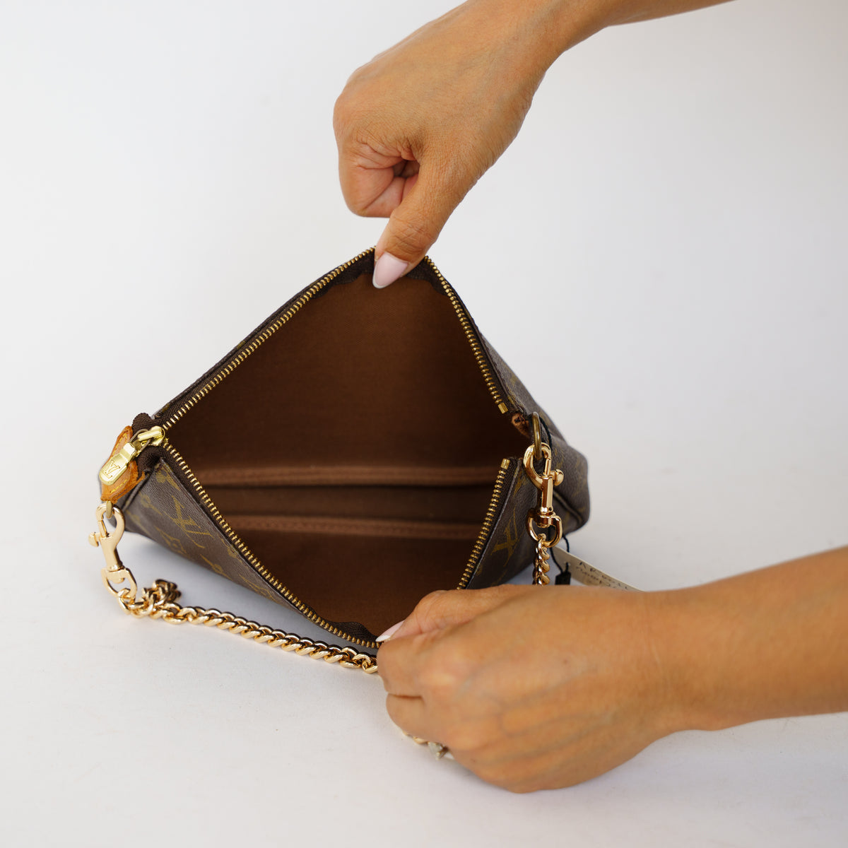 Louis Vuitton 2001 Pochette Accesoires in Monogram with Chain Replacement Strap 061026P14