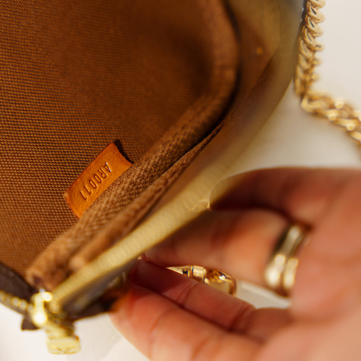 Louis Vuitton 2001 Pochette Accesoires in Monogram with Chain Replacement Strap 061026P14