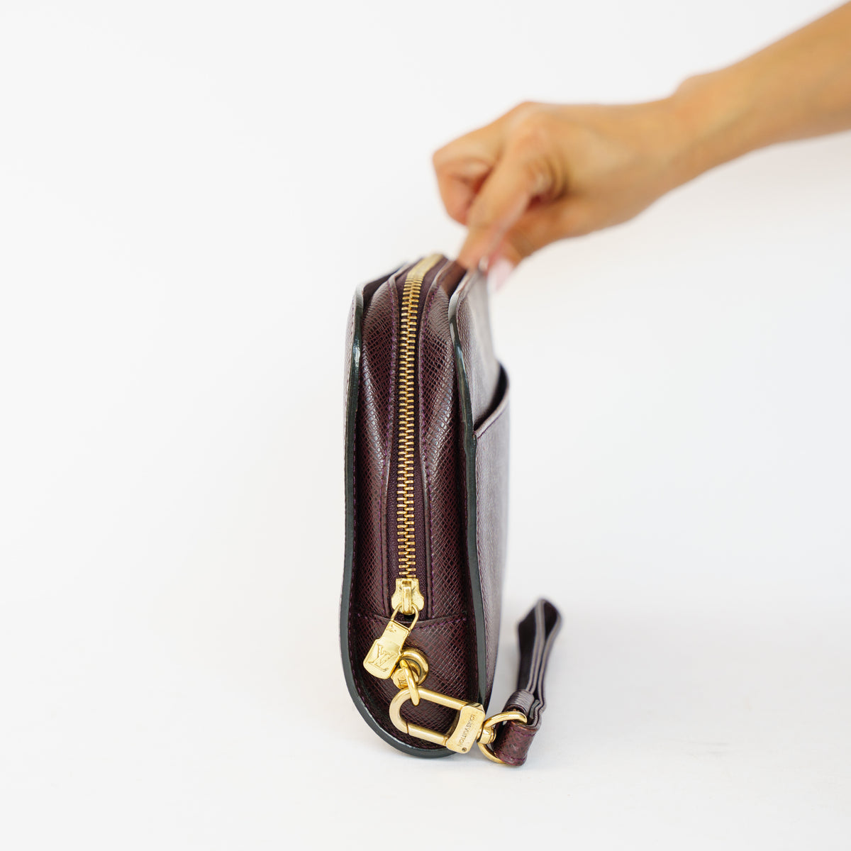 Louis Vuitton 1998 Orsay Clutch in Burgundy Taiga Leather 061026P12