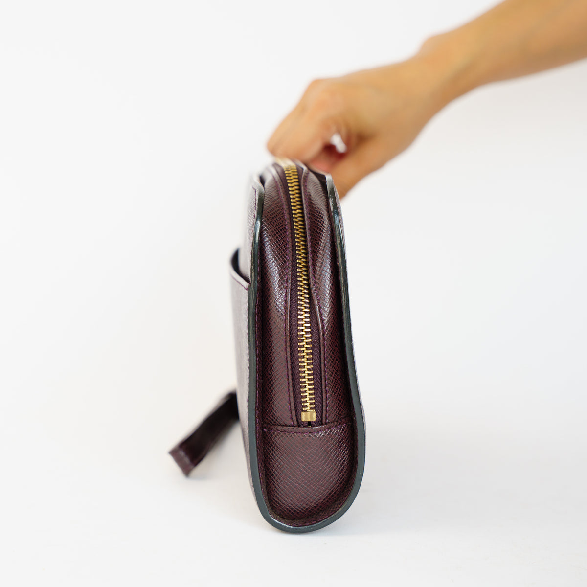 Louis Vuitton 1998 Orsay Clutch in Burgundy Taiga Leather 061026P12