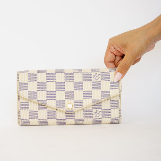 Louis Vuitton Sarah Wallet in Damier Azure 061026P01