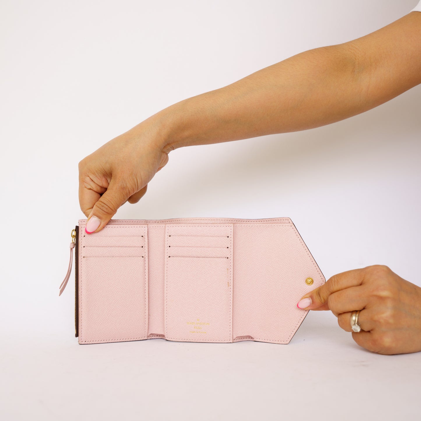 Louis Vuitton Victorine Wallet Rose Ballerine in Monogram 090426B22