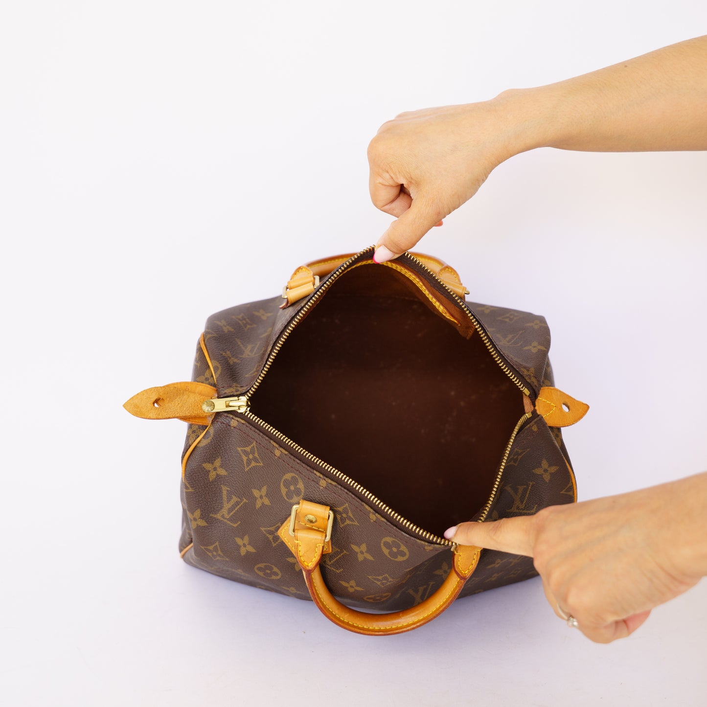 Louis Vuitton Speedy 30 in Monogram SD0090 090426B03