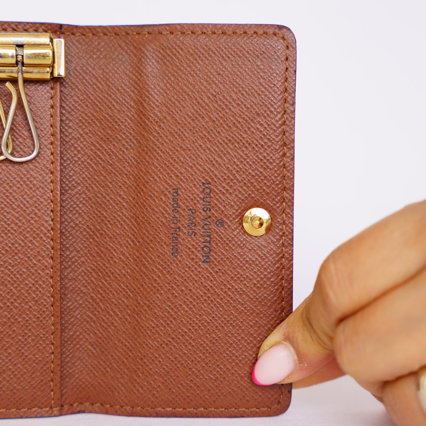 Louis Vuitton 6 Key Holder in Monogram 090426B24