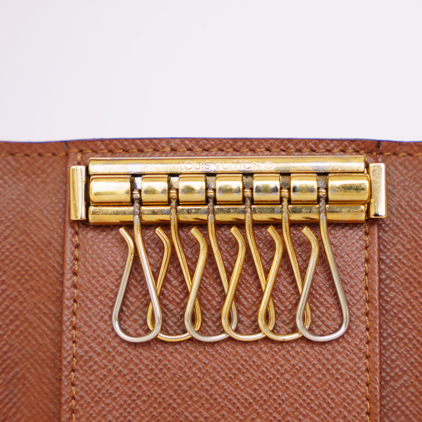 Louis Vuitton 6 Key Holder in Monogram 090426B24