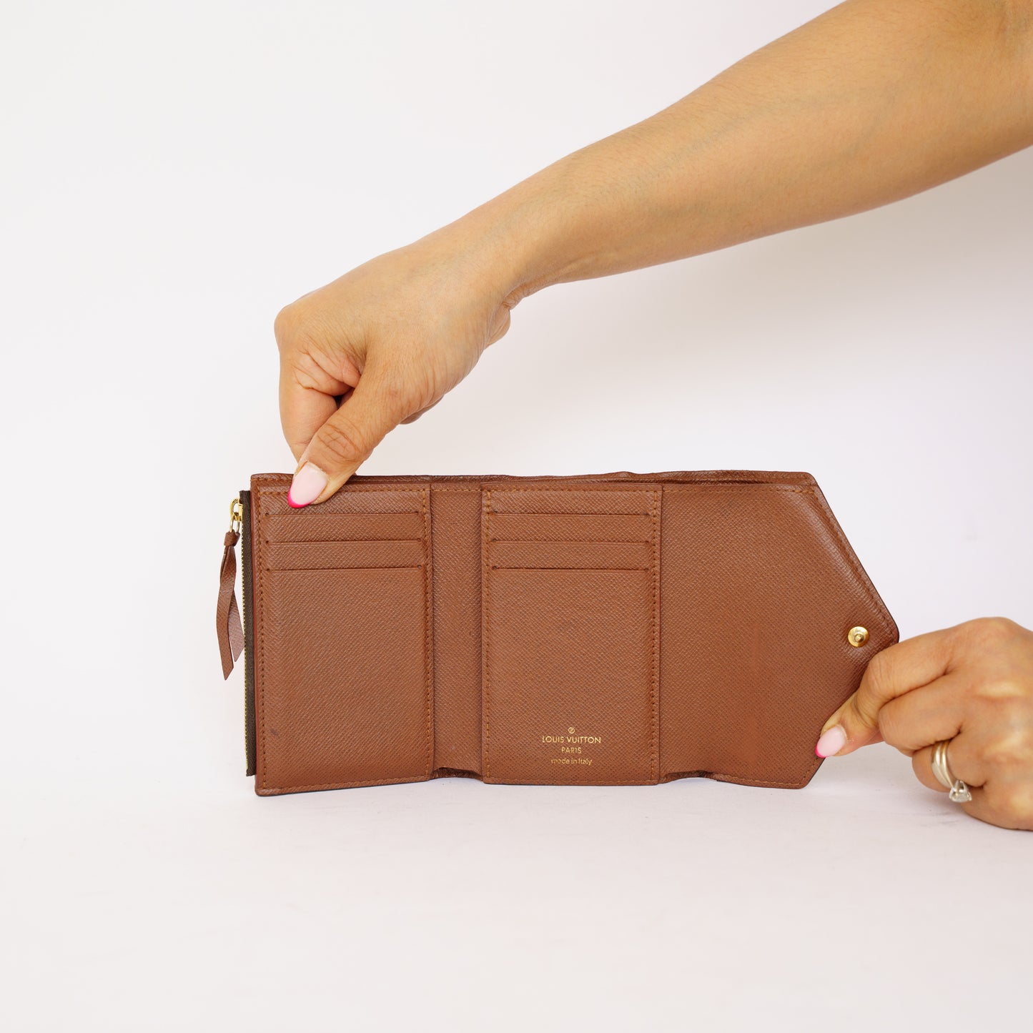 Louis Vuitton Victorine Wallet in Monogram 090426B26