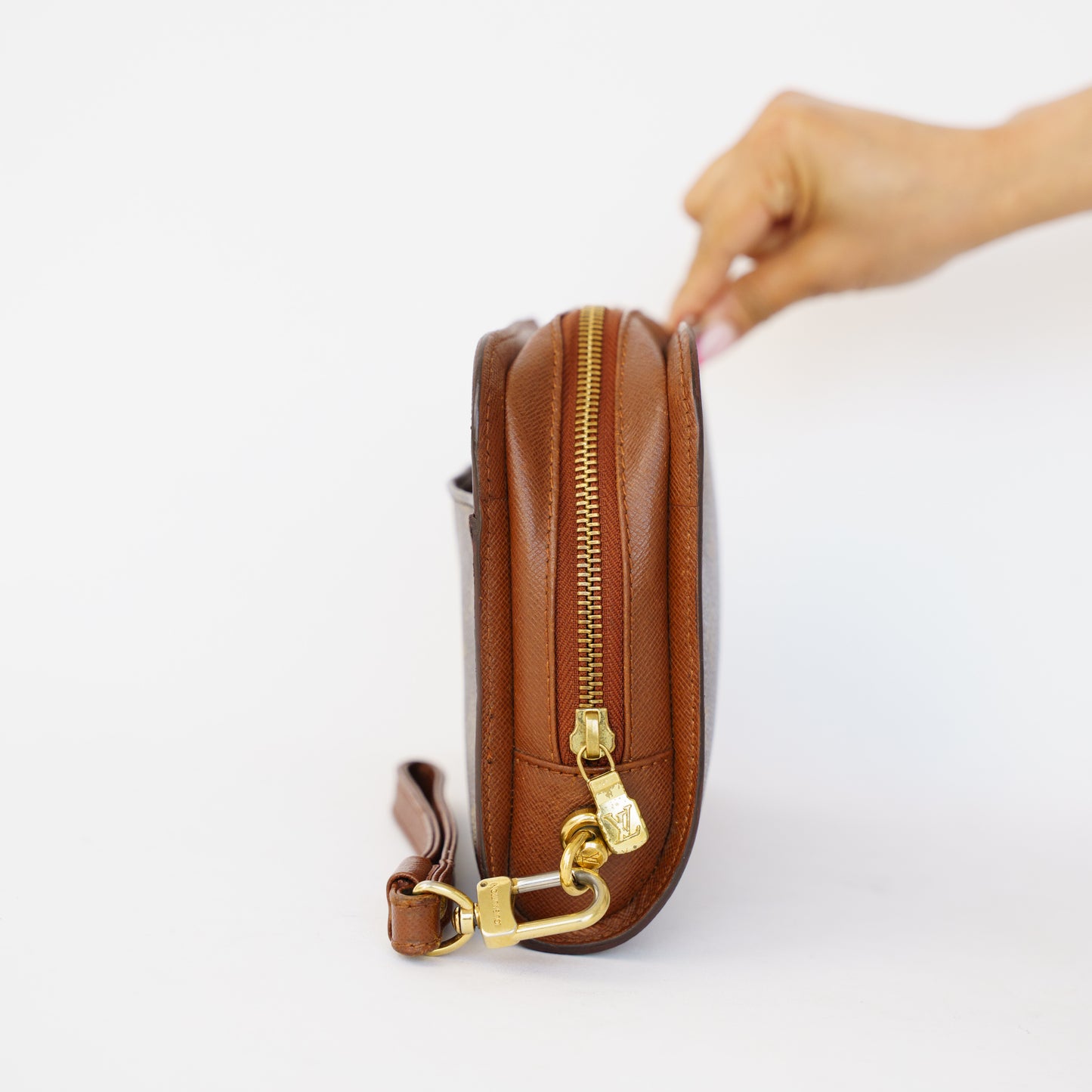 Louis Vuitton Orsay Clutch in Monogram AR1012