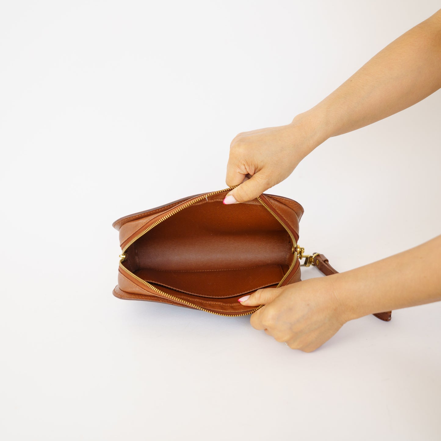 Louis Vuitton Orsay Clutch in Monogram AR1012