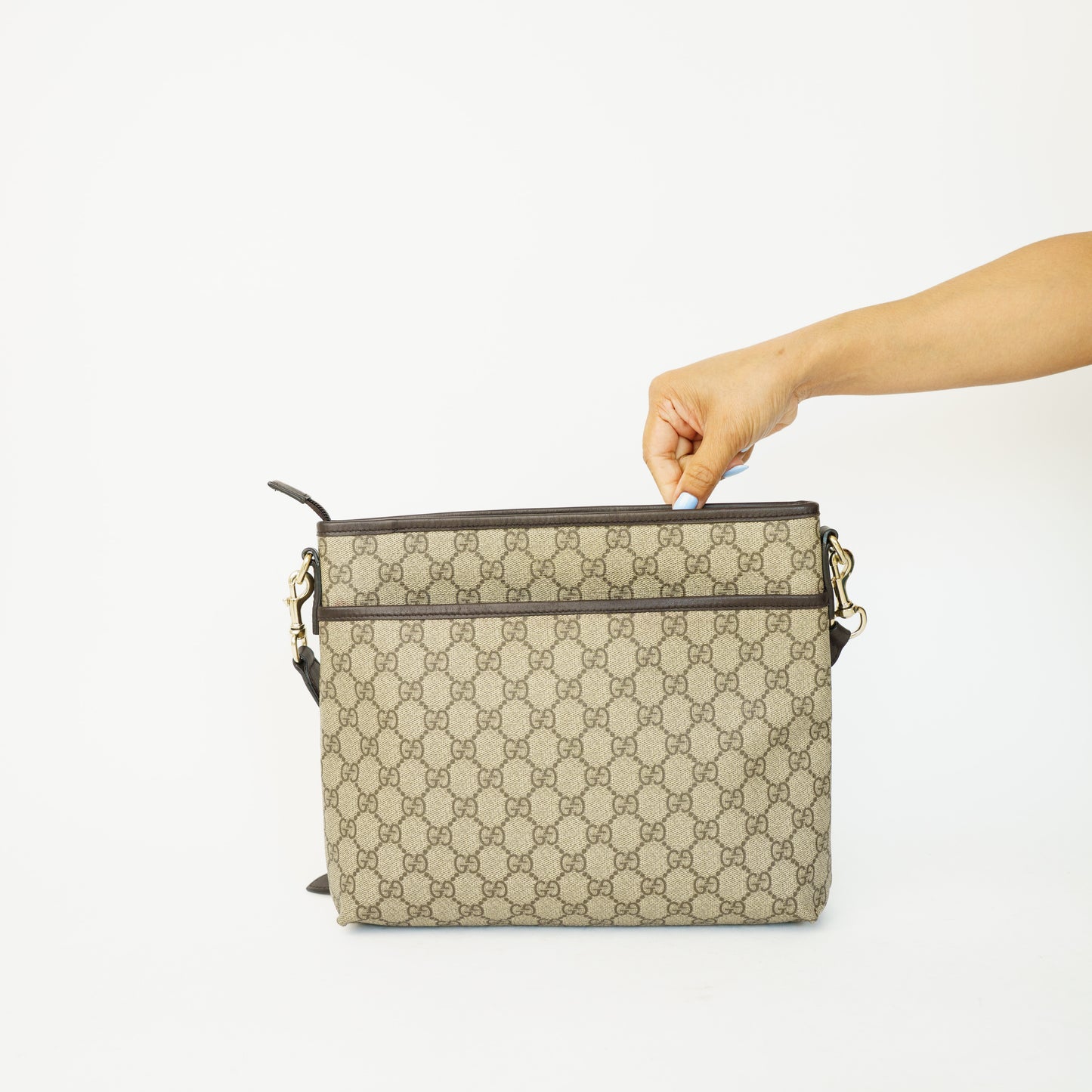Gucci GG Supreme Medium Messenger Bag 090626S13