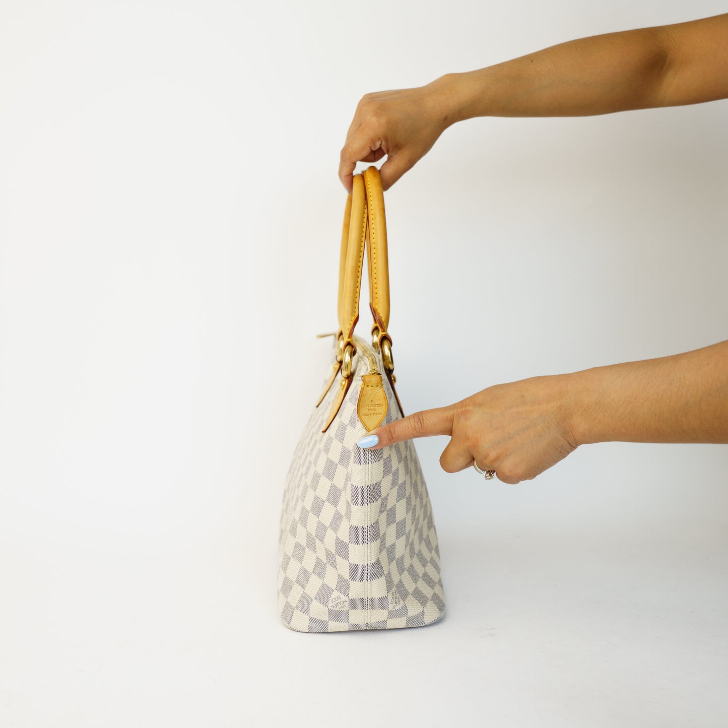Louis Vuitton Saleya PM in Damier Azure 090626S01