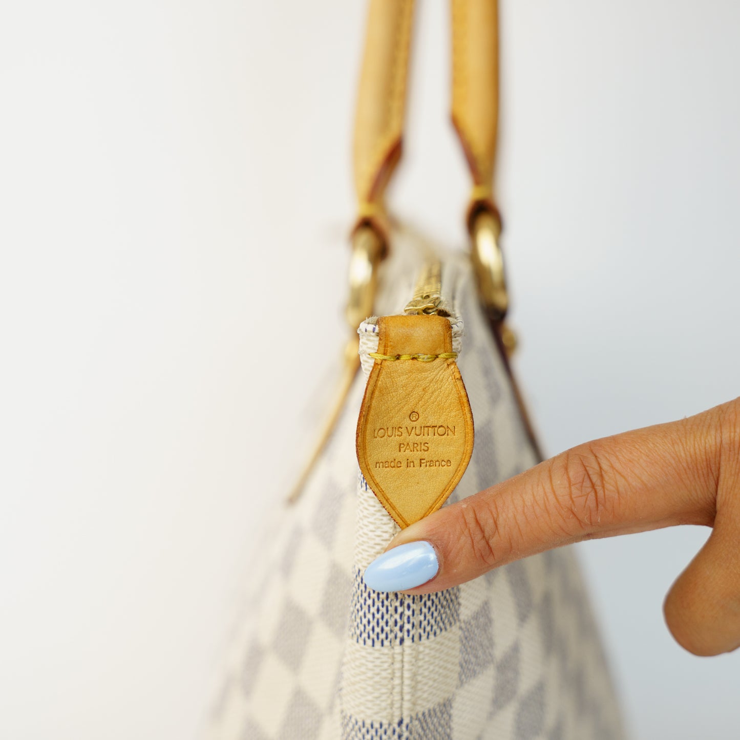 Louis Vuitton Saleya PM in Damier Azure 090626S01