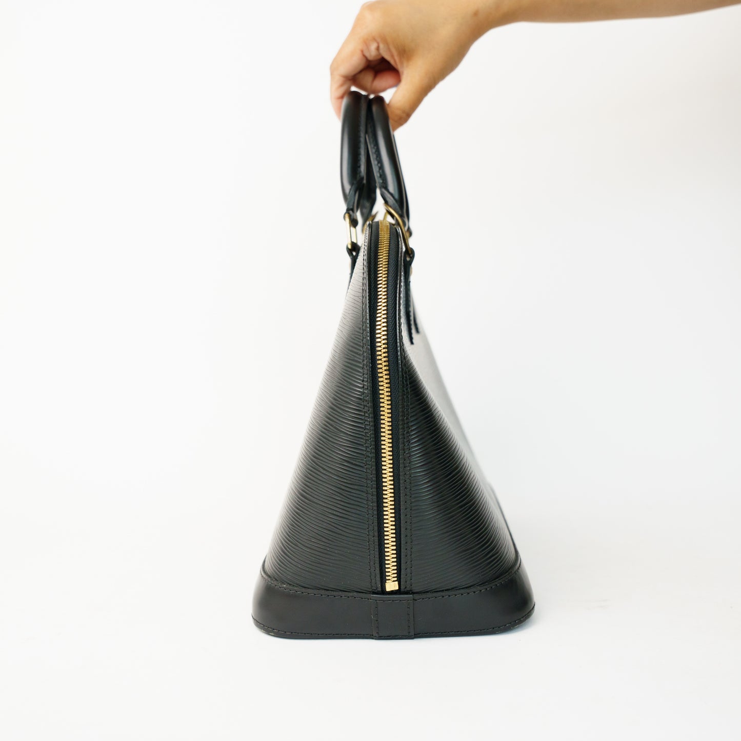 Louis Vuitton Alma PM in Black Epi FL1005 090626S06