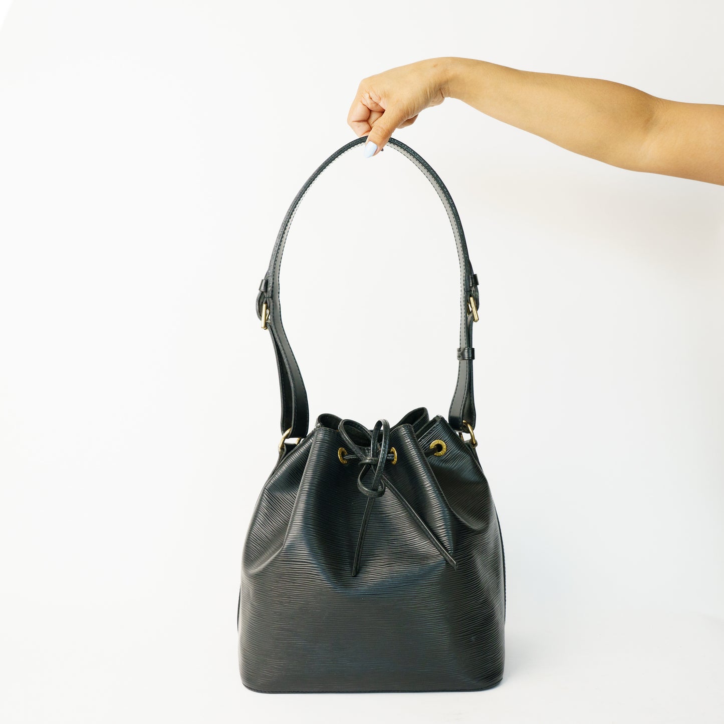 Louis Vuitton Noe PM Bucket Bag in Black Epi Leather AR0957 090626S07