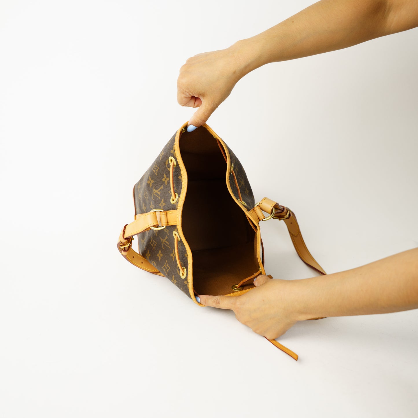 Louis Vuitton Noe BB Bucket Bag Monogram 090626G02