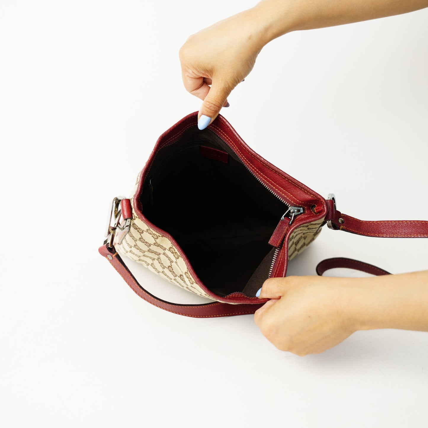 Gucci GG Supreme Messenger Bag 090626S20