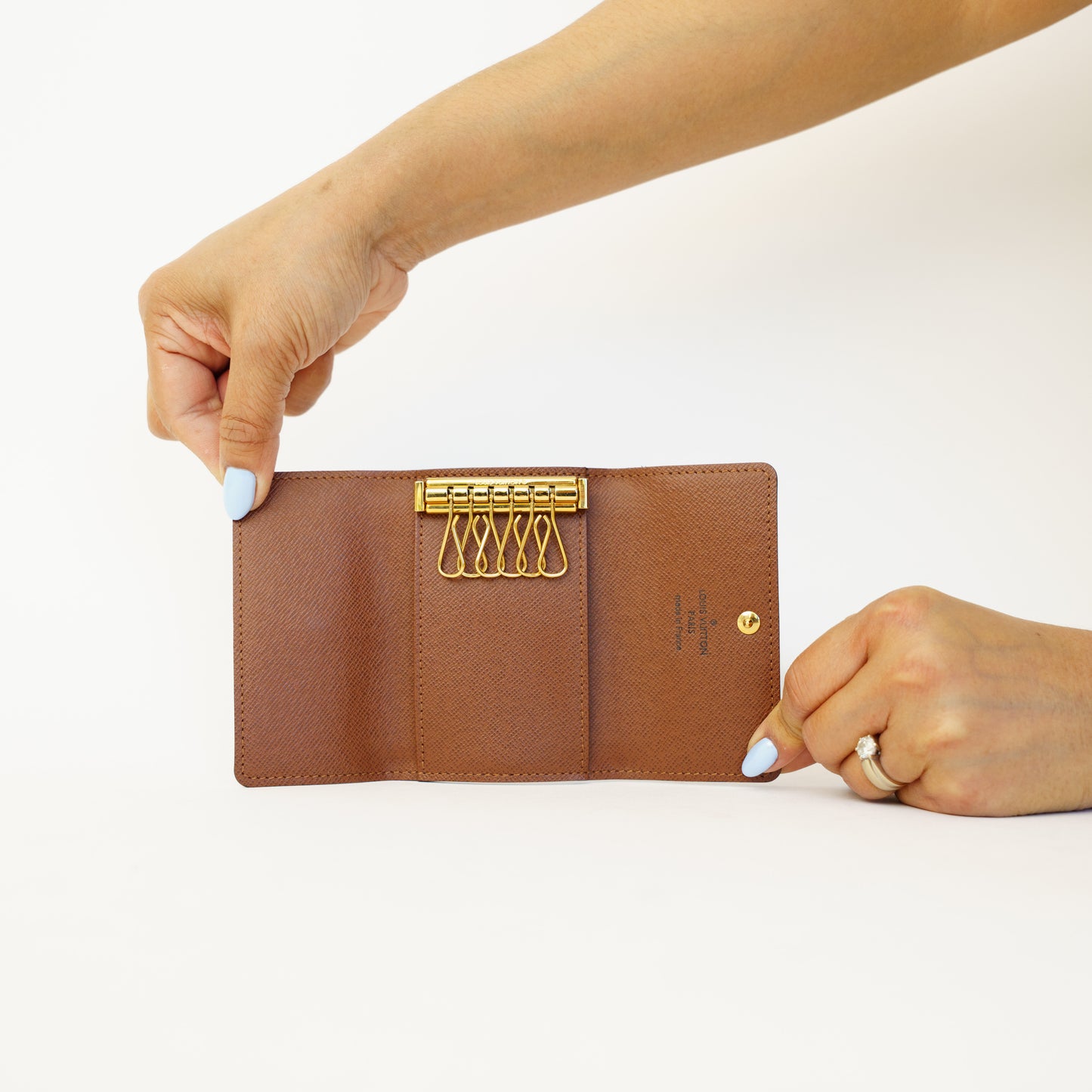 Louis Vuitton 6 Key Holder Monogram 090626A16