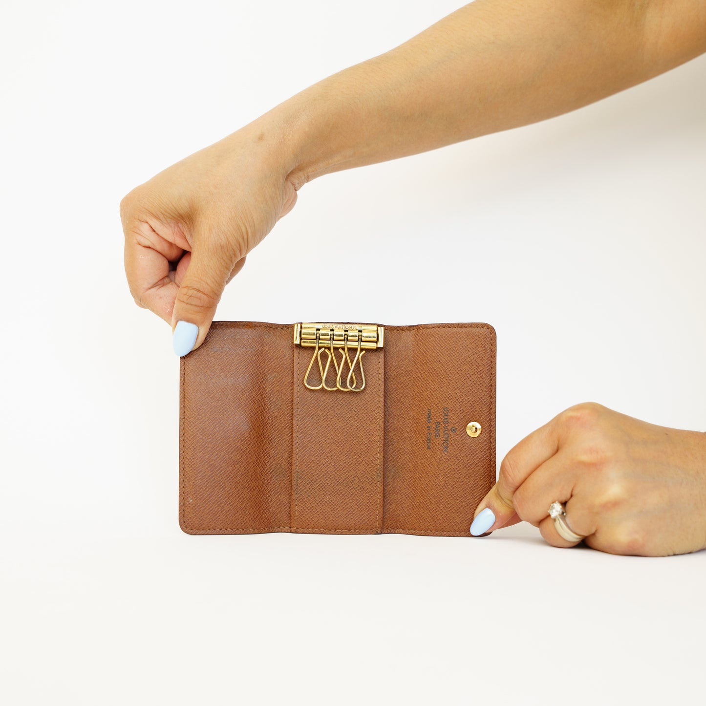 Louis Vuitton 4 Key Holder Monogram 090626A12