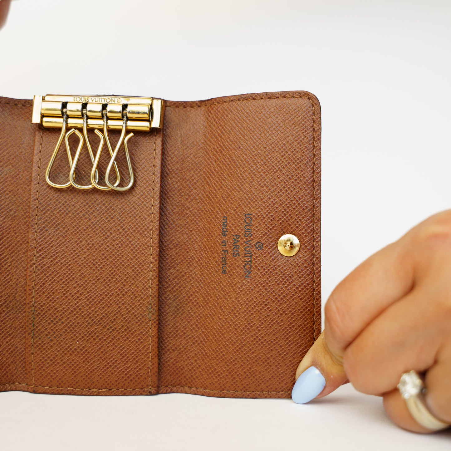 Louis Vuitton 4 Key Holder Monogram 090626A12