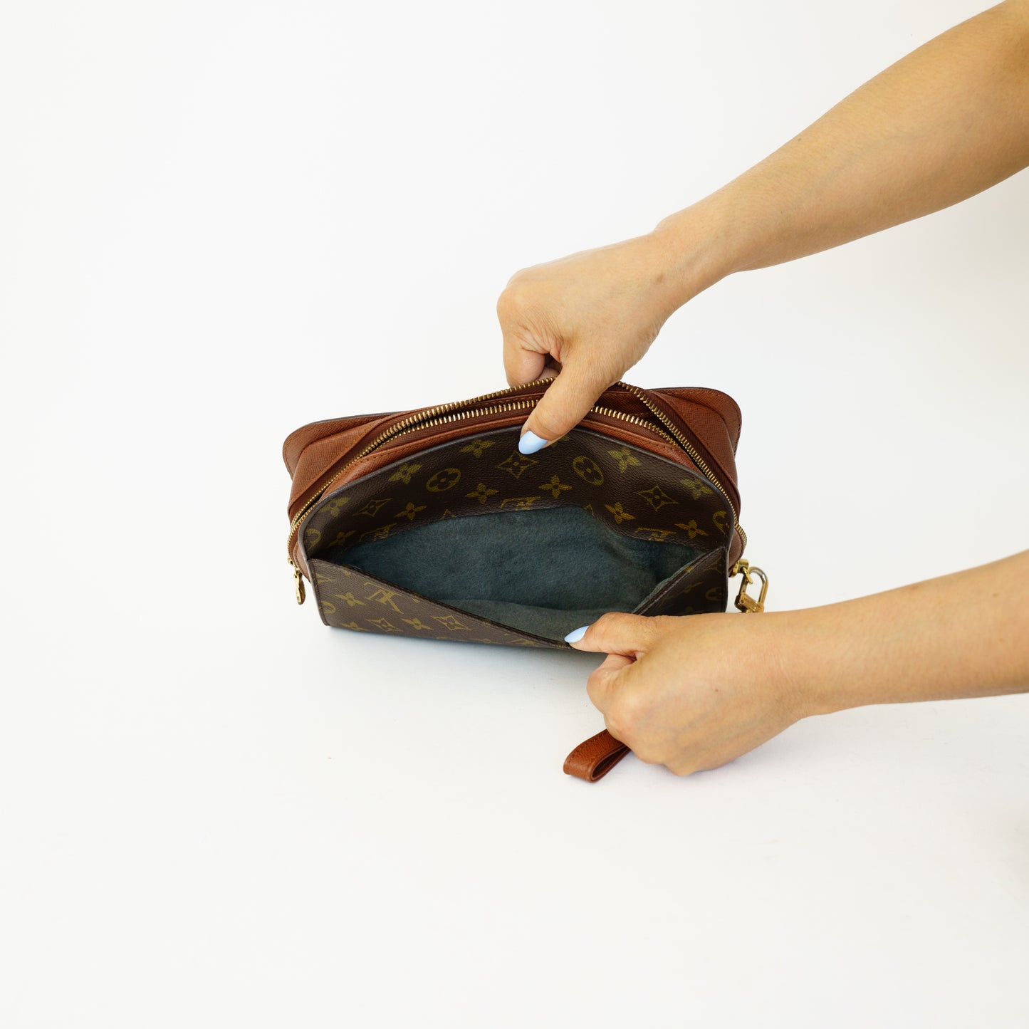 Louis Vuitton Orsay Clutch Monogram 090626A10
