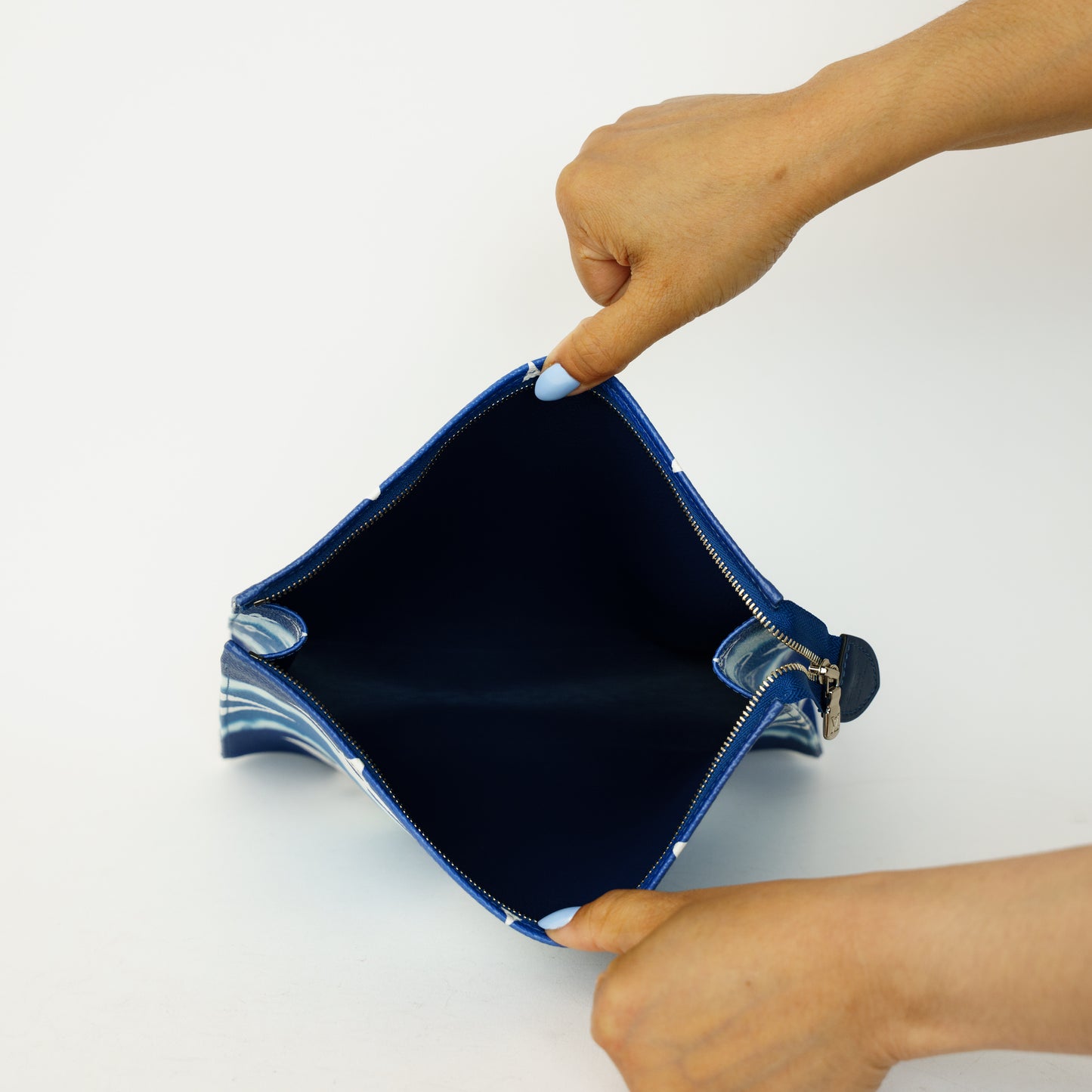 Louis Vuitton Toiletry Pouch 26 in Blue Escale 090626T15