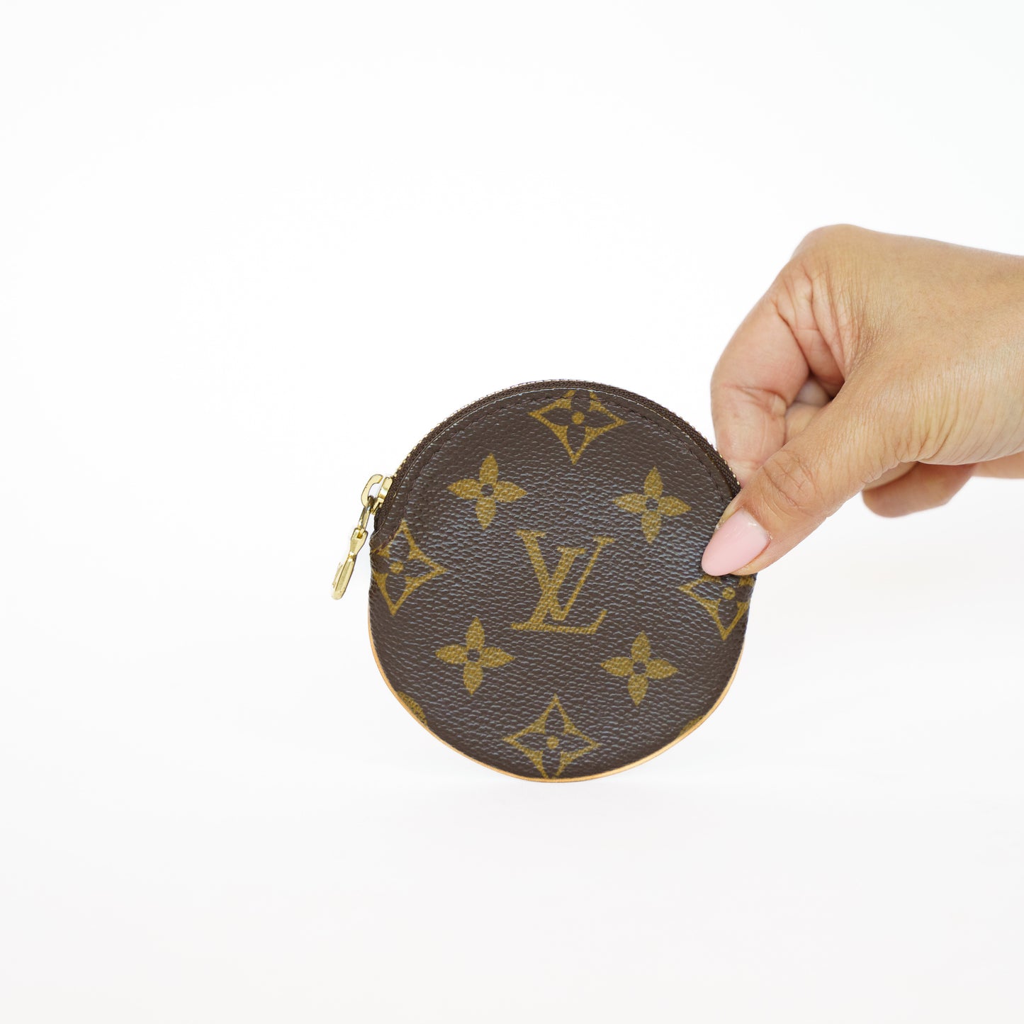 Louis Vuitton Round Coin Purse in Monogram 111225B22