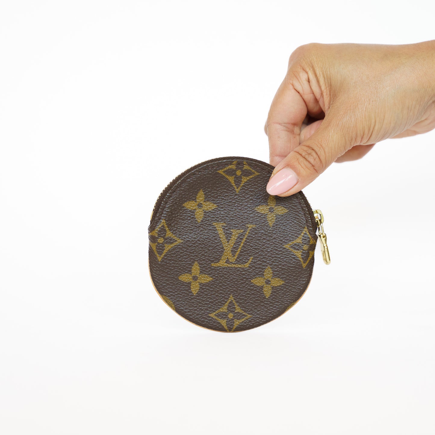 Louis Vuitton Round Coin Purse in Monogram 111225B22