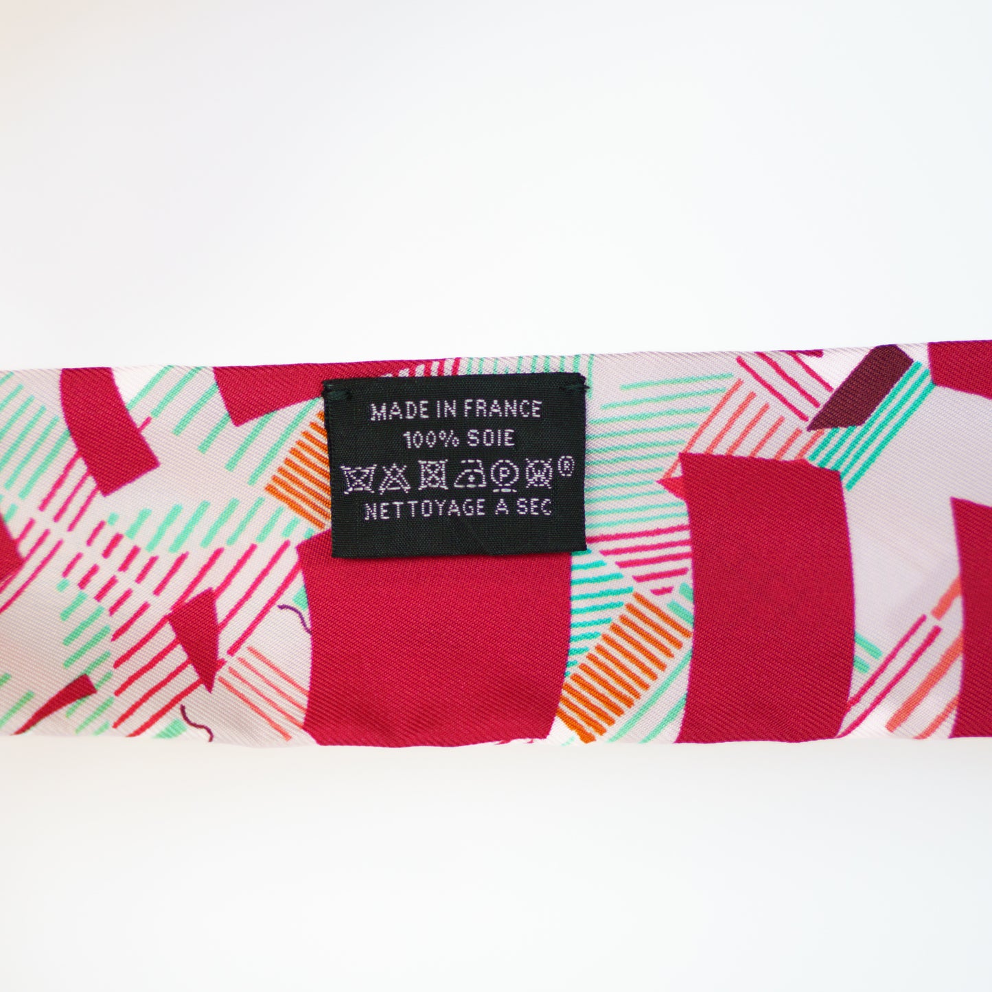 Hermes Twilly Cavalcadour Mroninng Framboise Rose Silk 111225B46