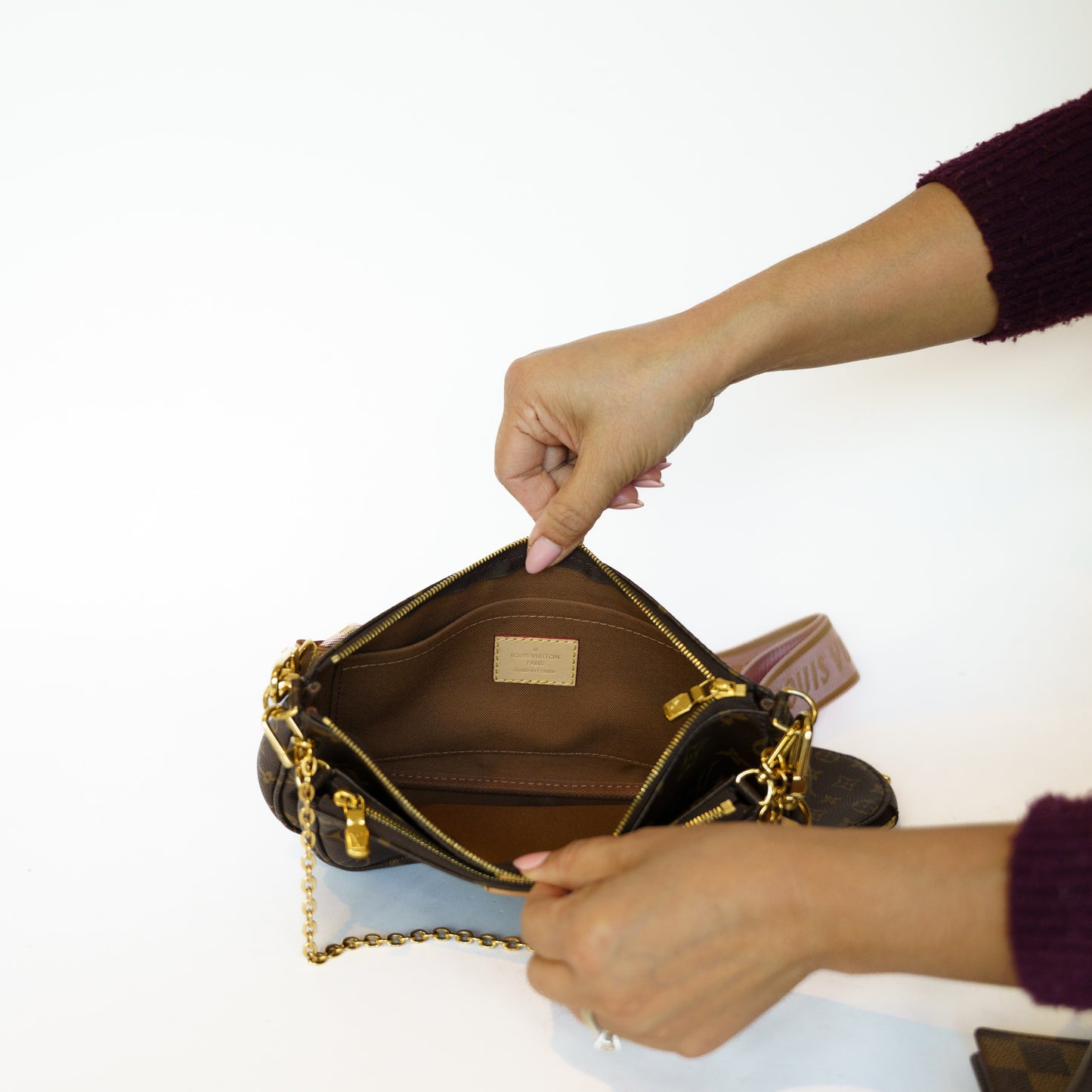 Louis Vuitton Multi Pochette Accessoires Bag in Monogram Canvas in Rosa Chiaro Interior 101225B03