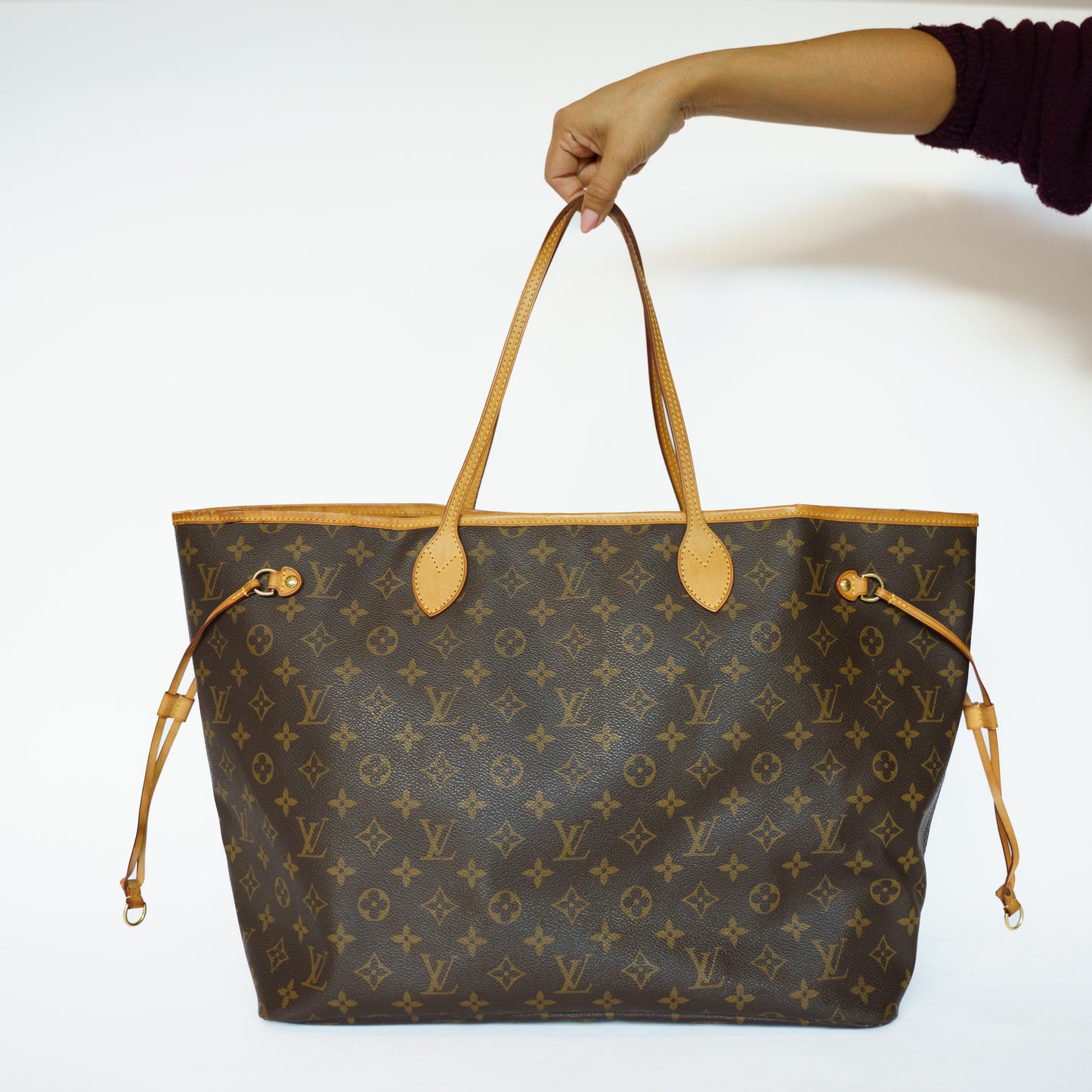 Louis Vuitton Neverfull GM in Monogram with Beige Interior 111225B10