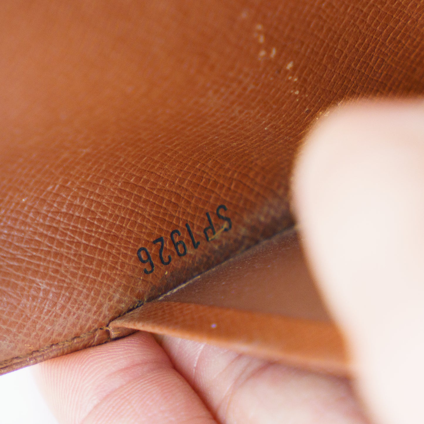 Louis Vuitton Agenda MM in Monogram SP1926 160326K80