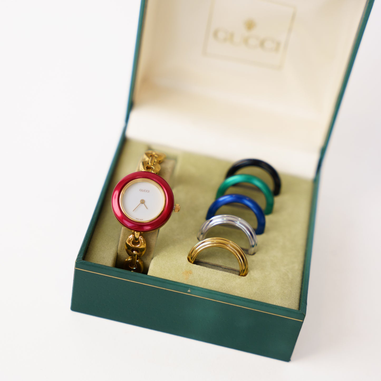 Gucci Bezel Watch 200126B15