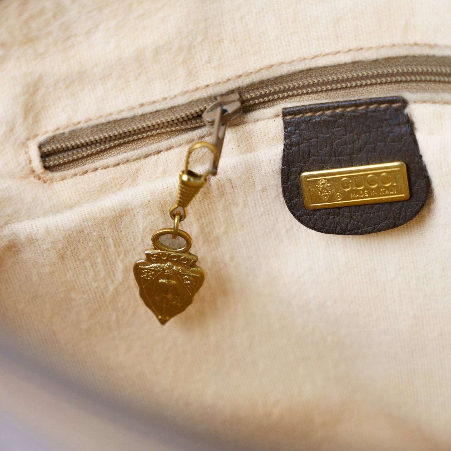 Gucci Crossbody Sherry Line 200126B52