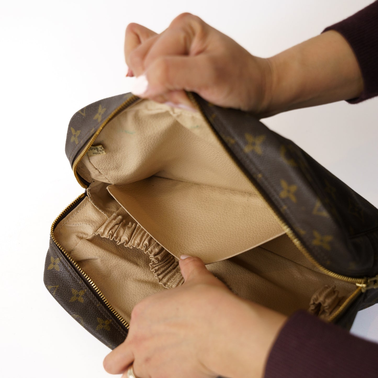 Louis Vuitton Trousse 28 Monogram 200126B50