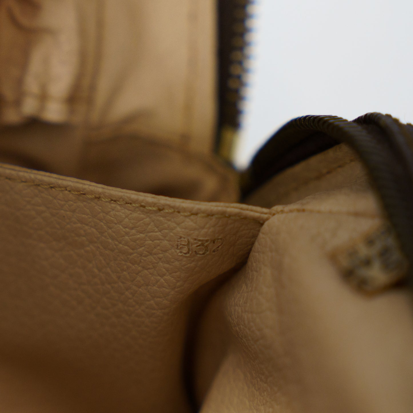 Louis Vuitton Trousse 23 in Monogram 832 200126B05