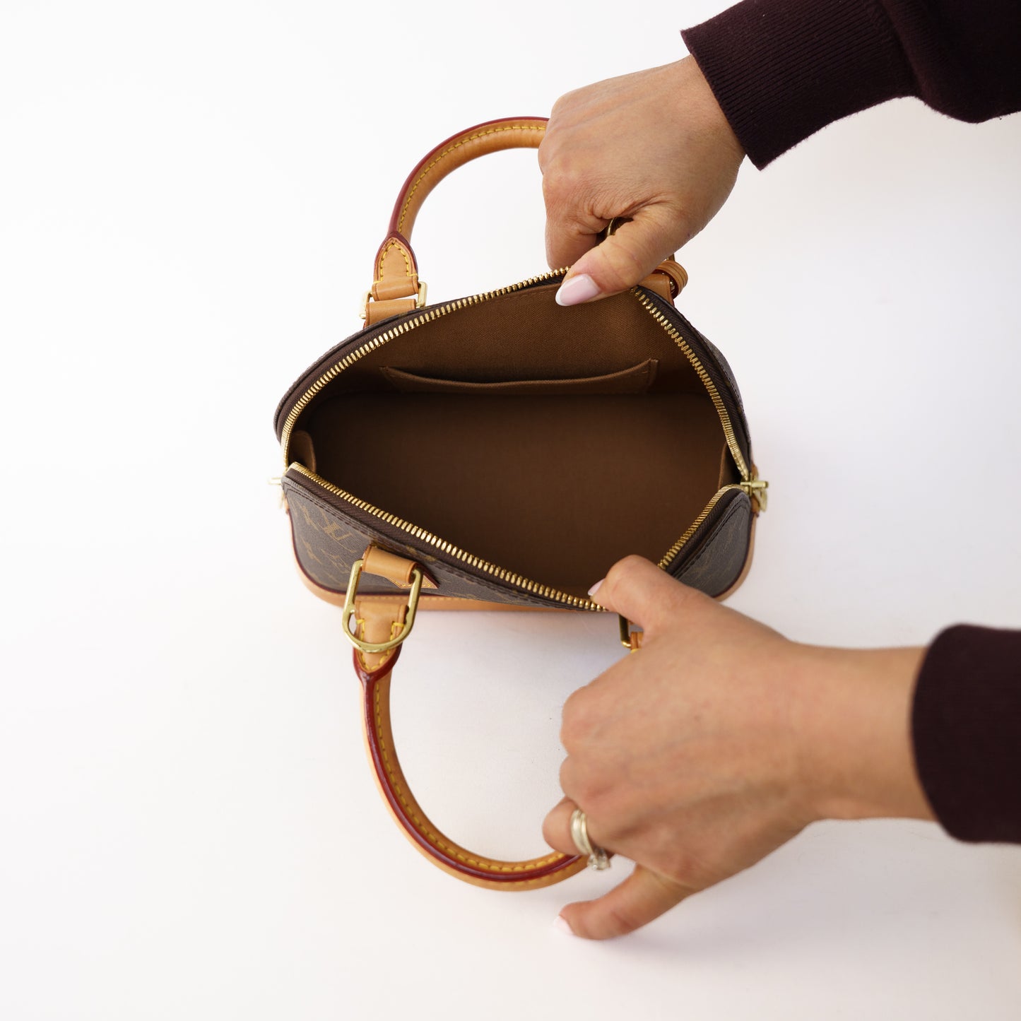 Louis Vuitton Alma BB in Monogram Canvas 110326P09