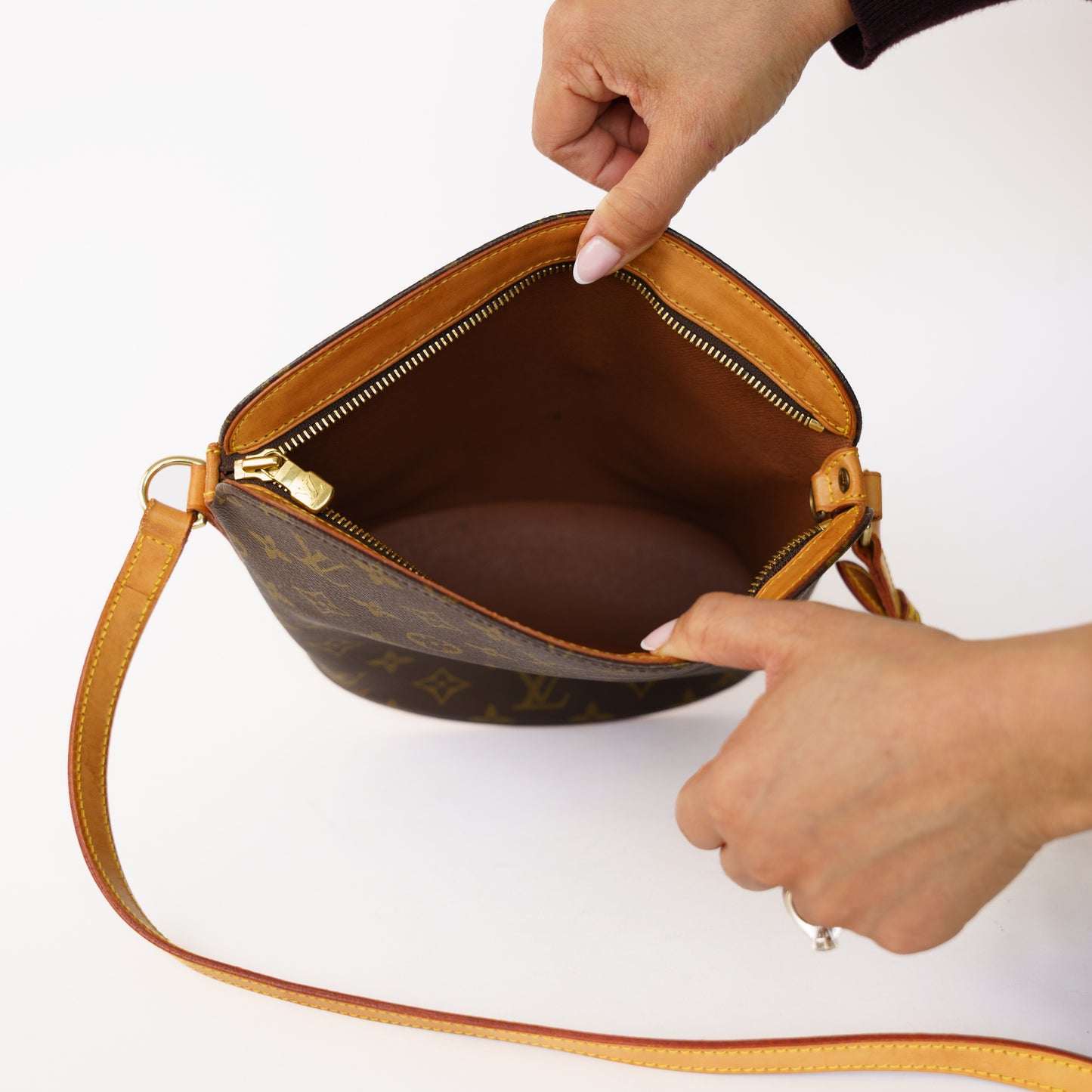 Louis Vuitton Drouot Crossbody in Monogram 110336P12